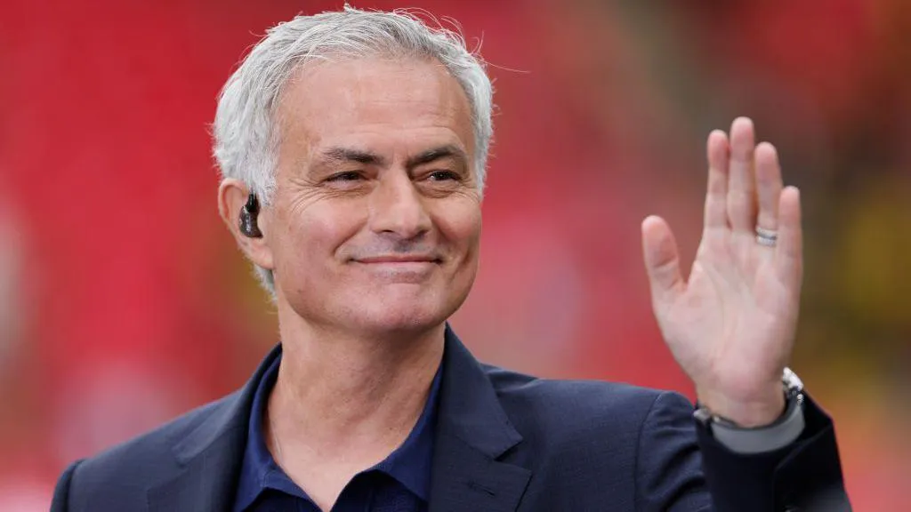 Which person says not to this Portuguese giant? - Mourinho arrives for talks